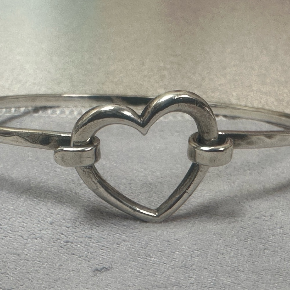 James Avery sterling silver hook on heart bracelet, Size Small. Retired.